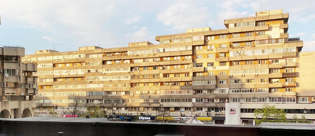 Spacious Apartment In City Centre Iasi Esterno foto