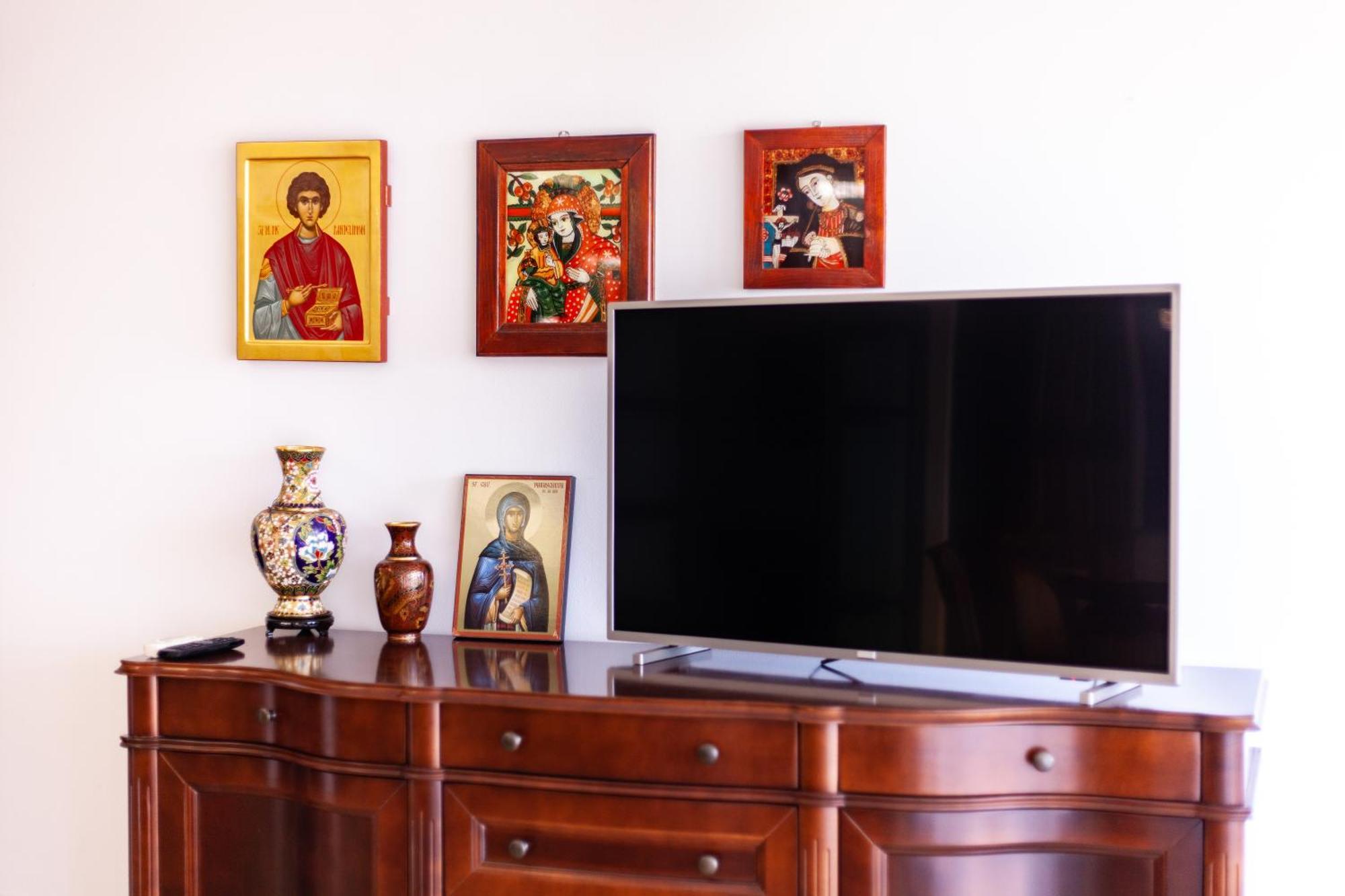 Spacious Apartment In City Centre Iasi Esterno foto