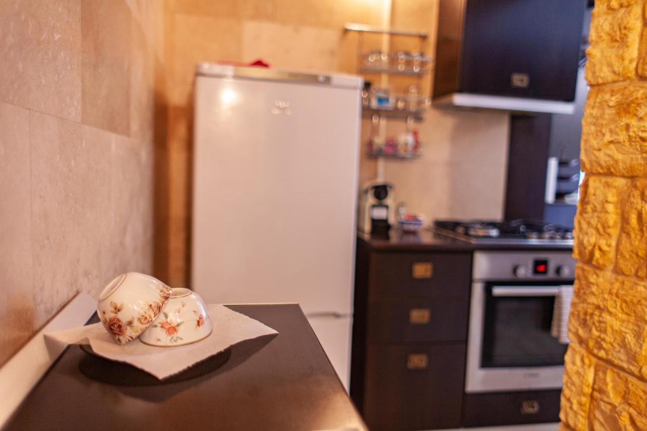 Spacious Apartment In City Centre Iasi Esterno foto